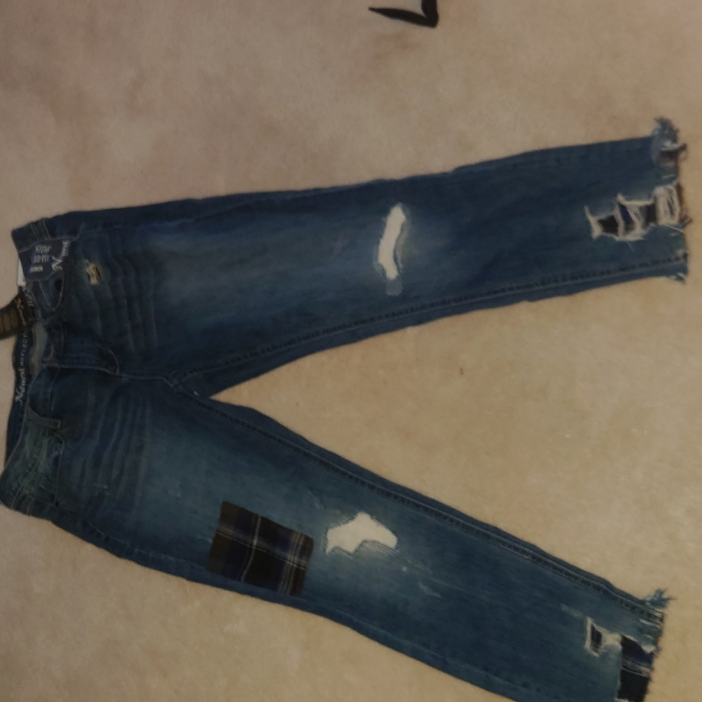 Distressed jeans - Picture 2 of 6
